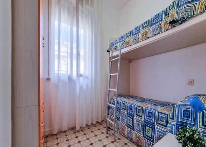 Lovely Flat Next To Lido Dei Pini-beahost Апартаменты