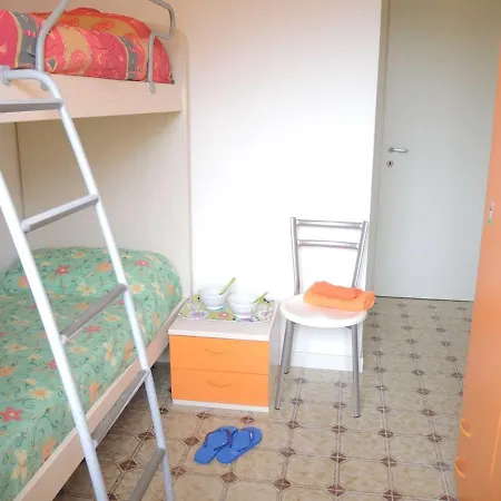 Lovely Flat Next To Lido Dei Pini-beahost *