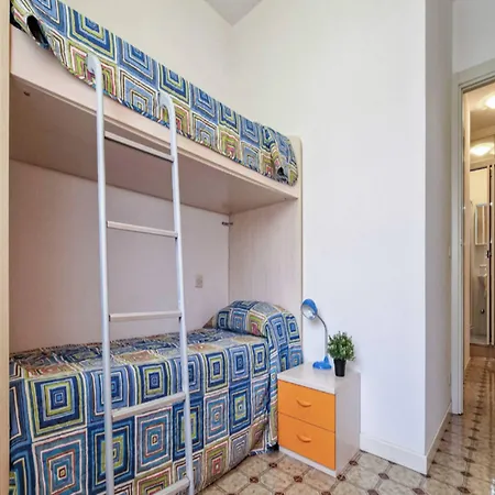 Apartment Lovely Flat Next To Lido Dei Pini-beahost