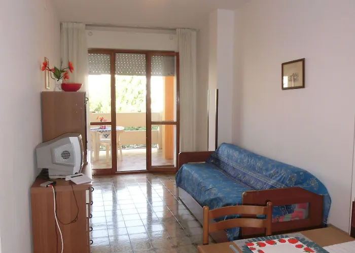 Appartamento Lovely Flat Next To Lido Dei Pini - Beahost *