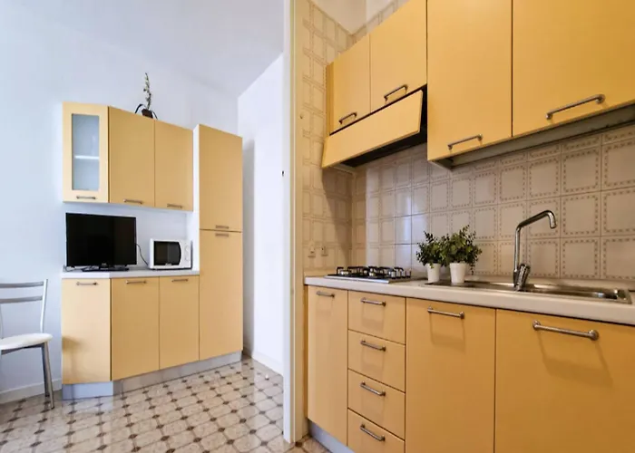 Lovely Flat Next To Lido Dei Pini - Beahost *